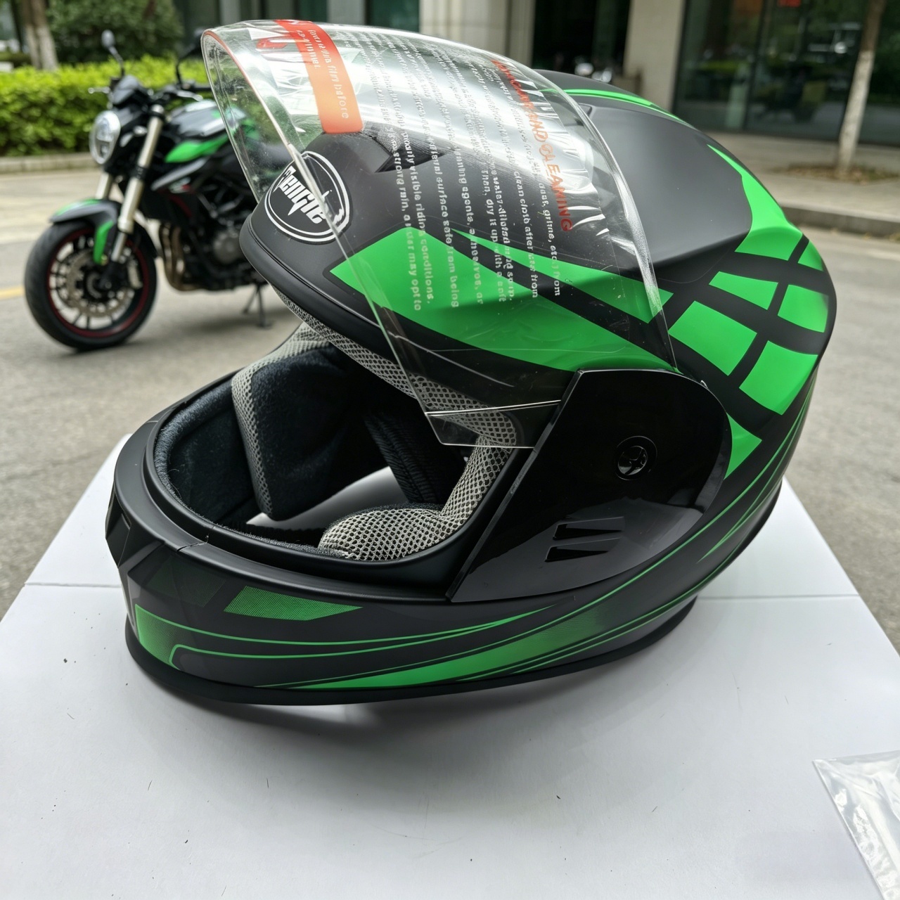 หมวกกันน็อคมอเตอร์ไซค์แบบเต็มห - Dual Visor Motorcycle Racing Helmet บทวิจารณ์และราคา